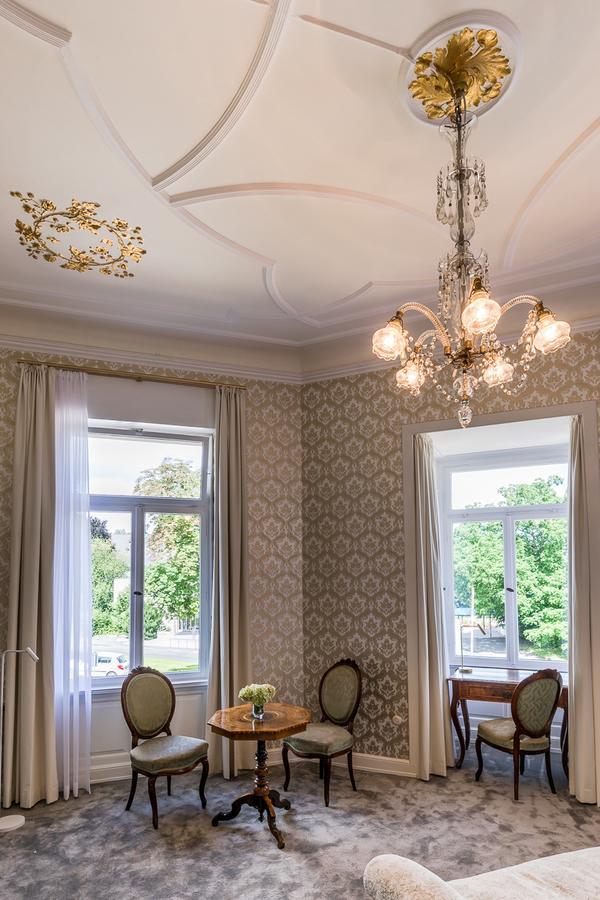 Hotel Villa Grunewald บัดเนาไฮม์ ภายนอก รูปภาพ